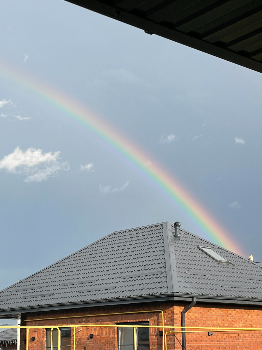 «Моя личная радуга. Напоминание о том, что свет всегда находит дорогу, если ему разрешить»
