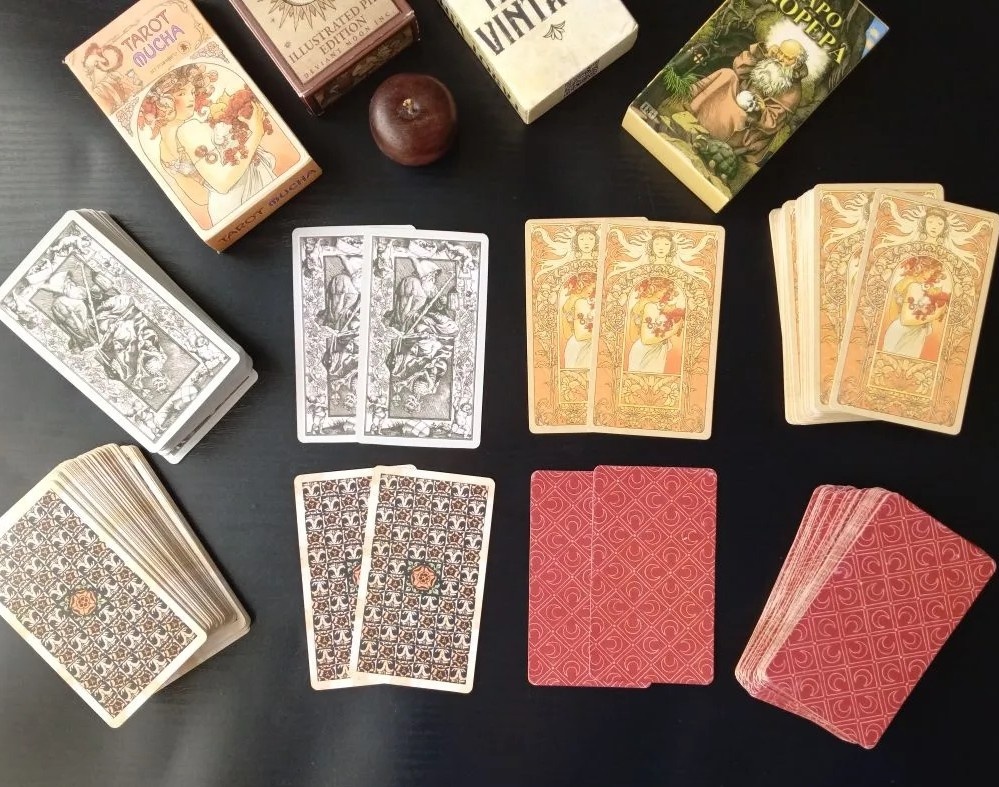 Счёт вариантов идёт сверху вниз слева направо 