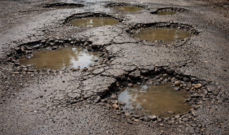    Бастрыкин потребовал доклад по разбитой дороге в Орске Оренбуржье