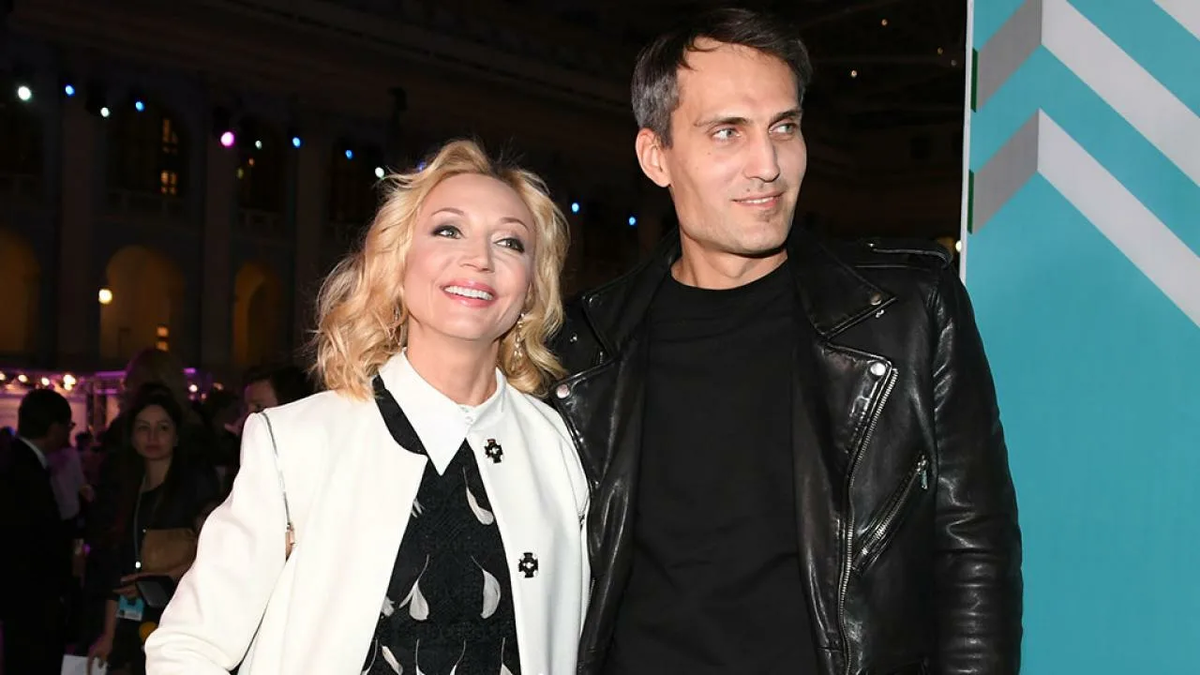 В этом году Кристина Орбакайте встретит свой 55-й день рождения. Михаил на 7 лет младше. 