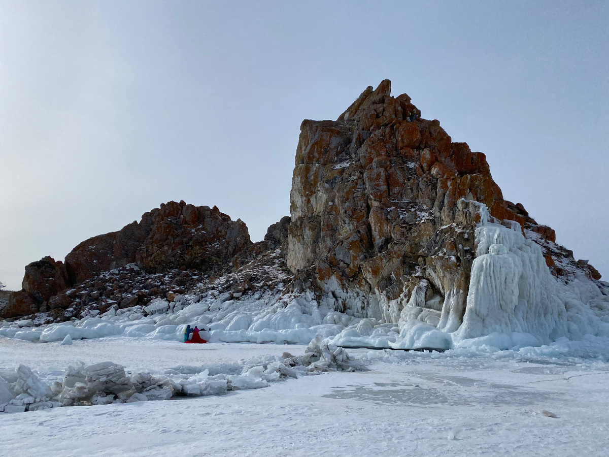 Озеро Байкал. Скала Шаманка на острове Ольхон