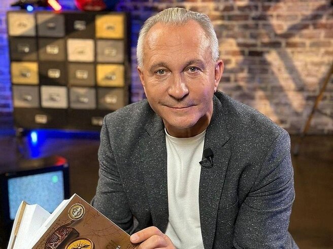 Многому меня научил Алексей Ситников. Его советы и методики реальноьработают и учат не стоять на месте