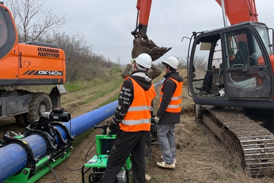    В Лутугино, Георгиевке и Успенке заменят аварийный водовод Валерия РАЗИНА
