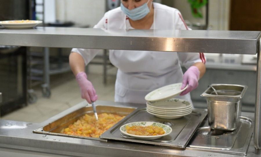     Украли продуктов на сумму не менее 4,9 тыс. рублей