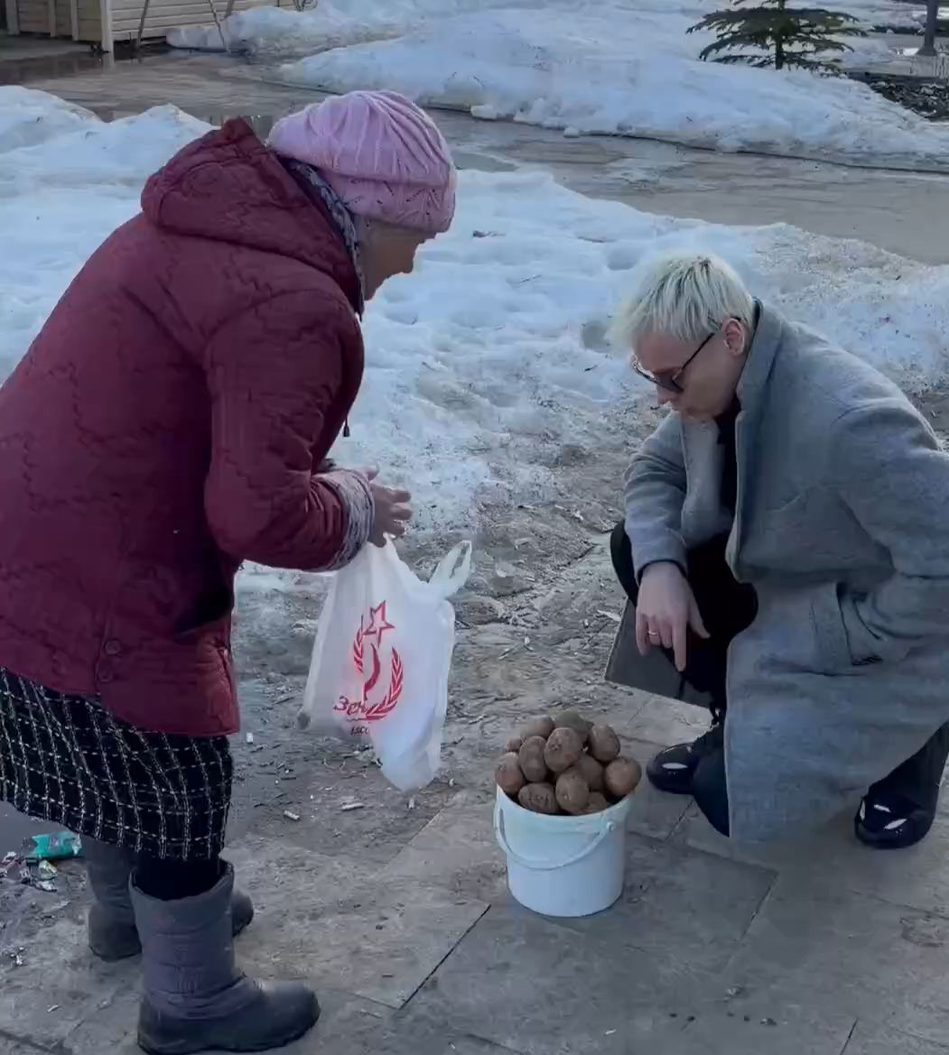 SHAMAN покупает картошку