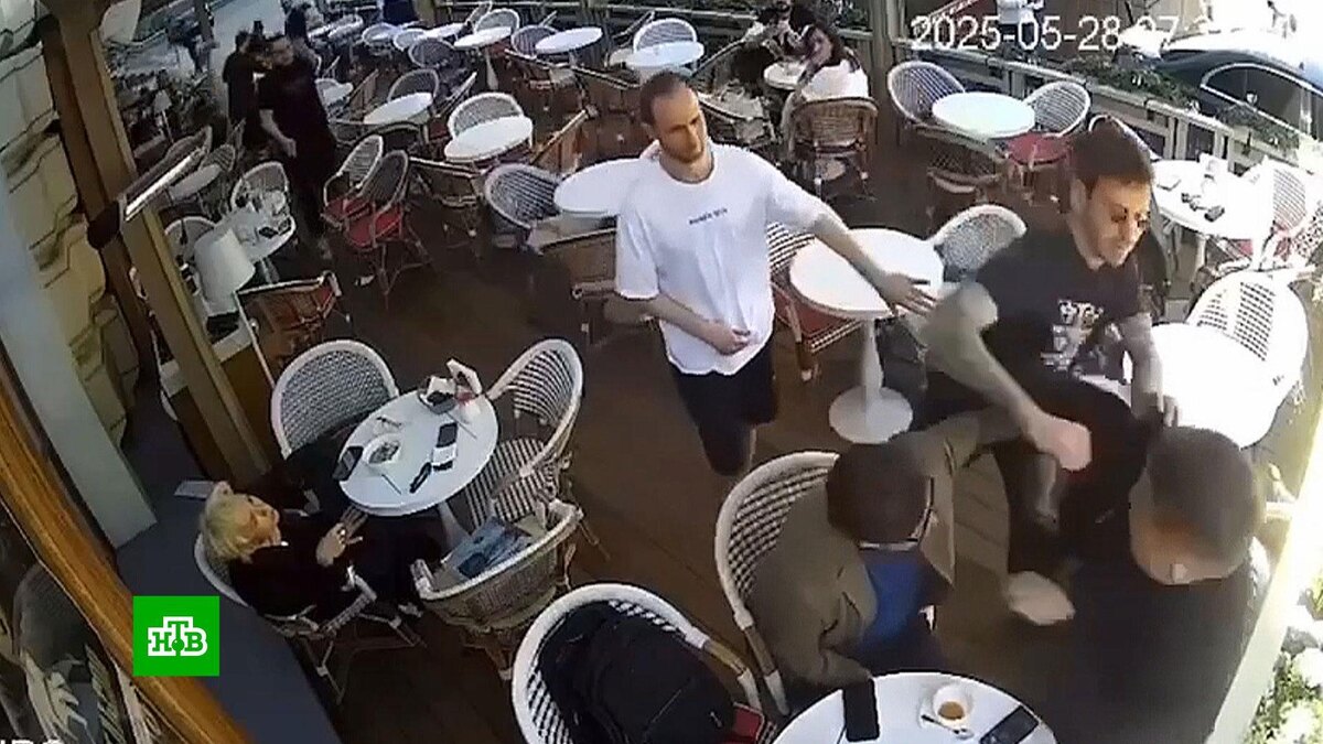    Психолог объяснил поведение футболиста Смолова во время драки в кафе