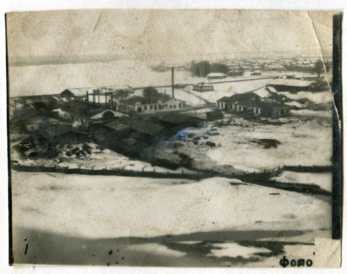 Ирбитский металлопрокатный зафод. Фото сделано с "гарей".