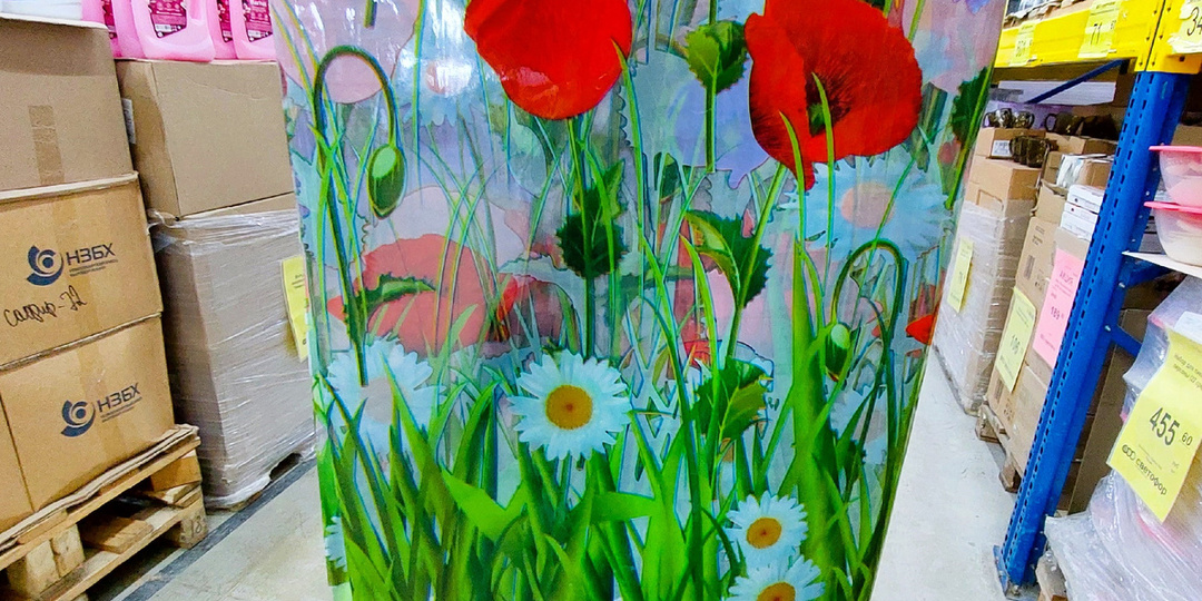 "Светофор" удивляет всех низкими ценами и ассортиментом: триммер, стеллажи, опрыскиватель и джоггеры. Выбираем сыр и медовый хлеб.