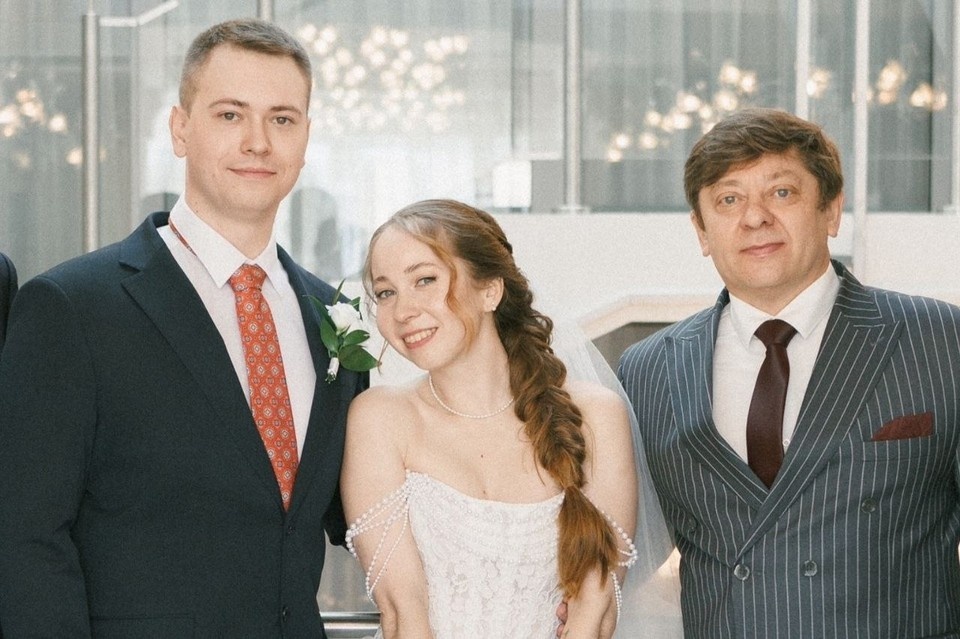    Александр и Анастасия сыграли свадьбу в Санкт-Петербурге. Дмитрий Брекоткин прилетел на торжество из уральской столицы. Фото: Александр Романов