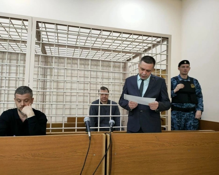     Дедов заявил в суде, что ни от кого не требовал денег за получение подрядов