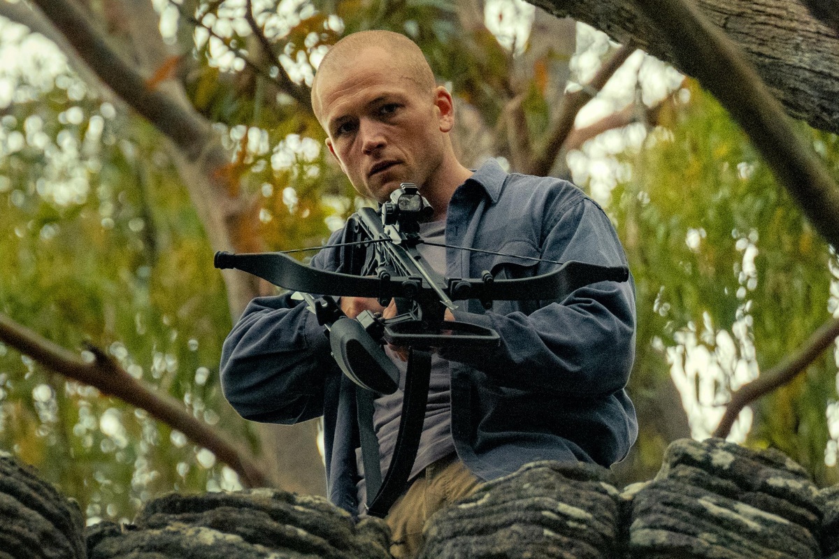     Тэрон Эджертон невероятно преобразился: что произошло с 36-летним актером, которого еще вчера называли скуфом?