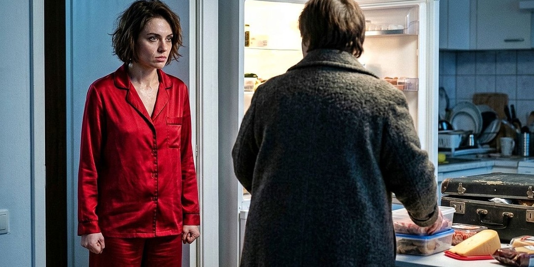 Свекровь считала мой холодильник своим, пока я не пришла к ней на званый ужин с пустыми сумками