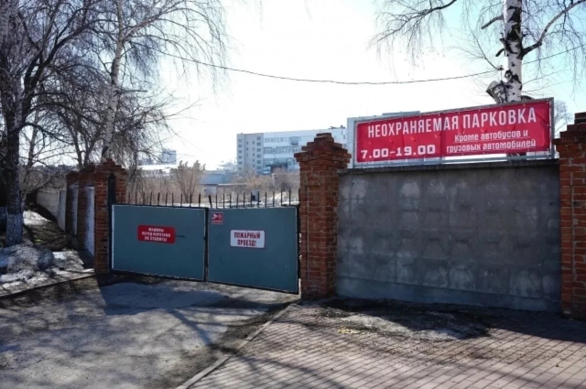    В Ульяновске на территории бывшего Суворовского училища откроют парковку