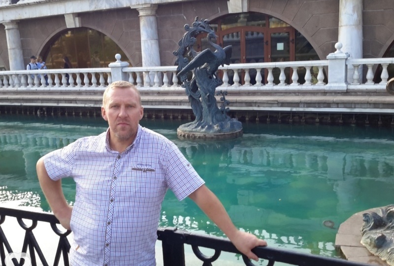 На первом свидании кавалер (36 лет) гордо заявил, что живет с мамой ради экономии. Следующая его фраза заставила меня молча встать и уйти