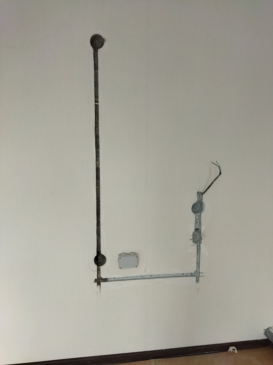 Особенности переноса розеток и выключателей в Буграх