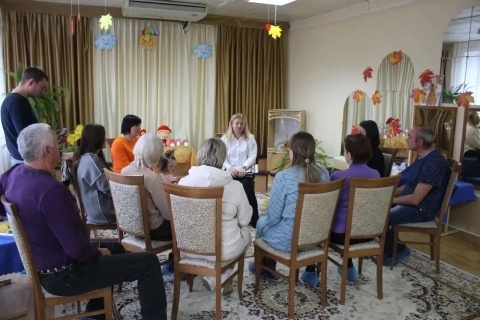 Школа приемных родителей действует в Смоленской области