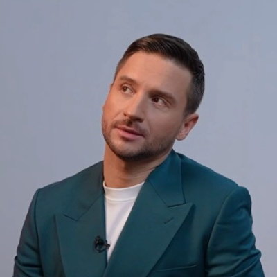     Как Сергею Лазареву проели плешь и надавали по лицу, расскажет «Хит Сториз»