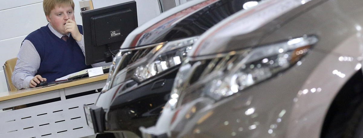    Автосалон в Петербурге Автор фото: Ковалев Петр