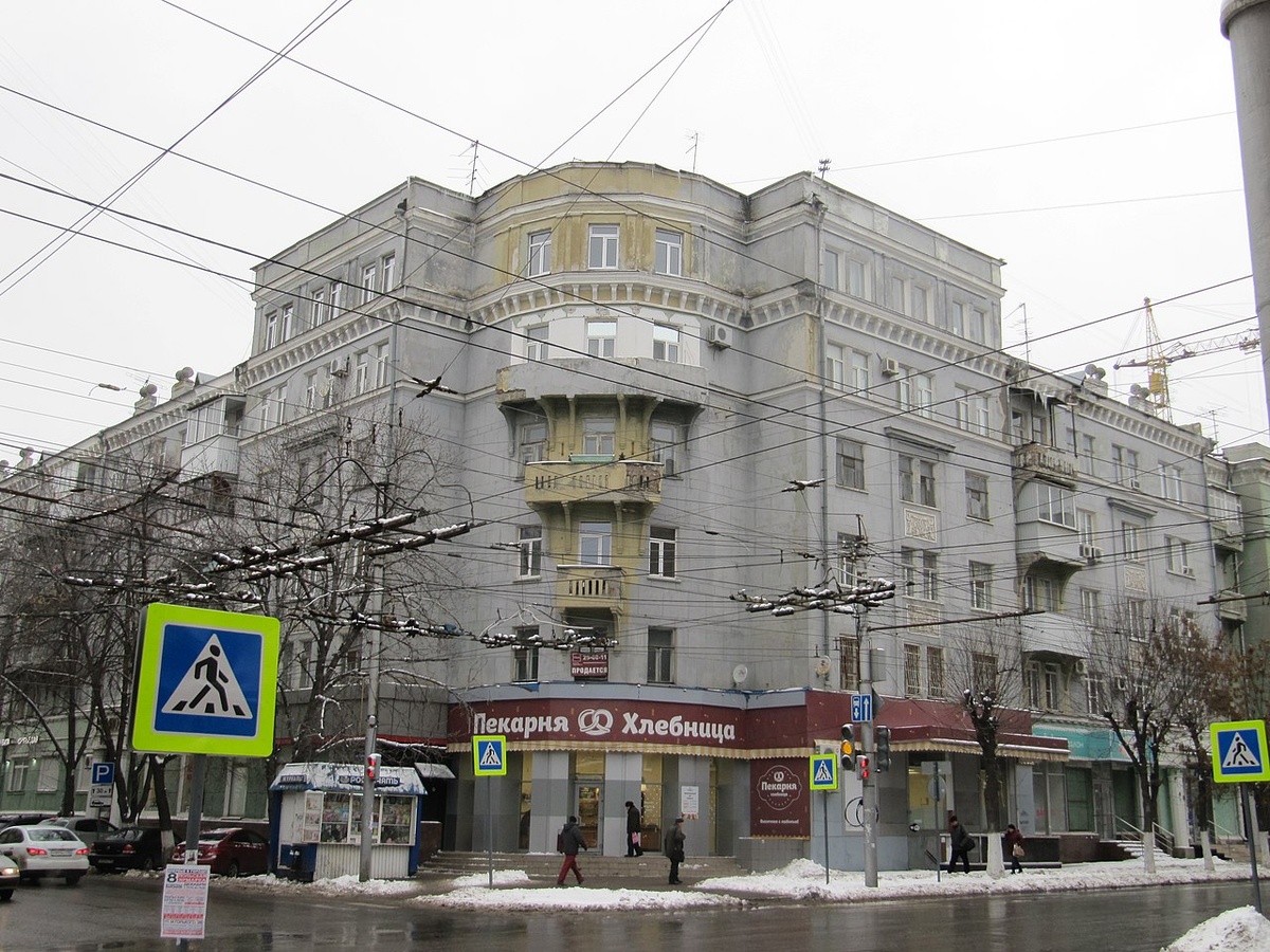 В этом доме по улице Советской в Саратове до войны жил Николай Терехинс женой Натальей.