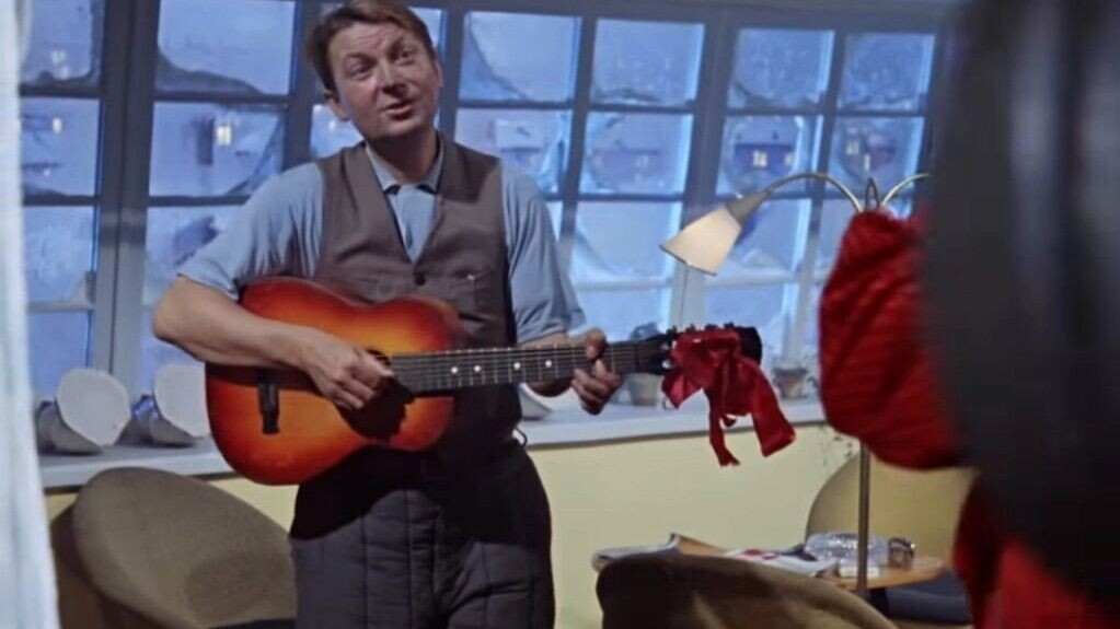    Георгий Вицин в роли Труса запомнился зрителям своими комичными репликами   Кадр из фильма «Операция „Ы“ и другие приключения Шурика» (авторы сценария: Яков Костюковский, Морис Слободской, Леонид Гайдай, оператор Константин Бровин), «Мосфильм», 1965.