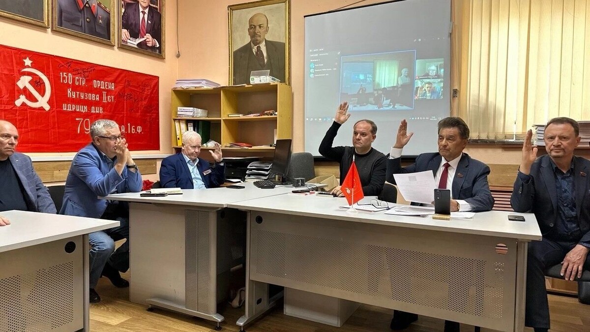     Источник: пресс-служба КПРФ