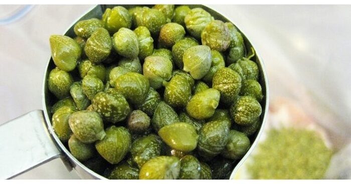 Каперсы: что это такое простыми словами и как их использовать в русской кухне