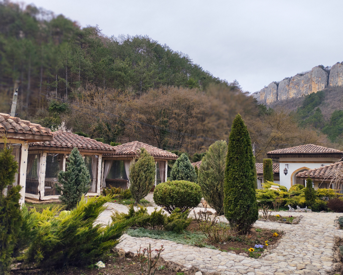 На территории. Все фото в статье сделаны автором блога 