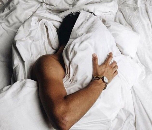 Приворот на спящего - тихая работа, пока он не видит