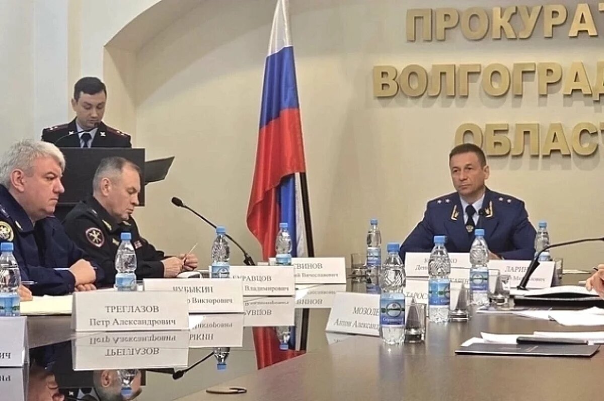    Дают — беги!