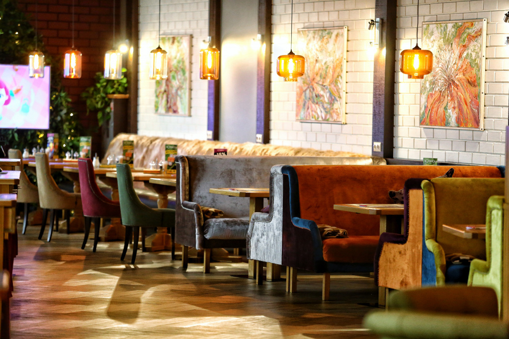    Жители Югры и Тюменской области предпочитают ходить в рестораны, а ямальцы – в кино