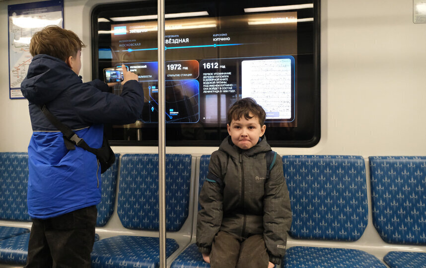    Информация на экране меняется в зависимости от местоположения поезда.Алена Бобрович