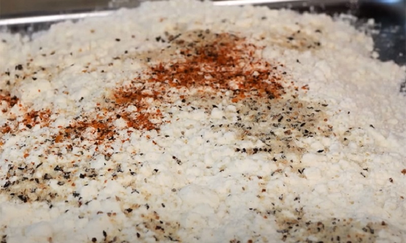 Крылышки без костей во фритюре: новый взгляд на привычное блюдо