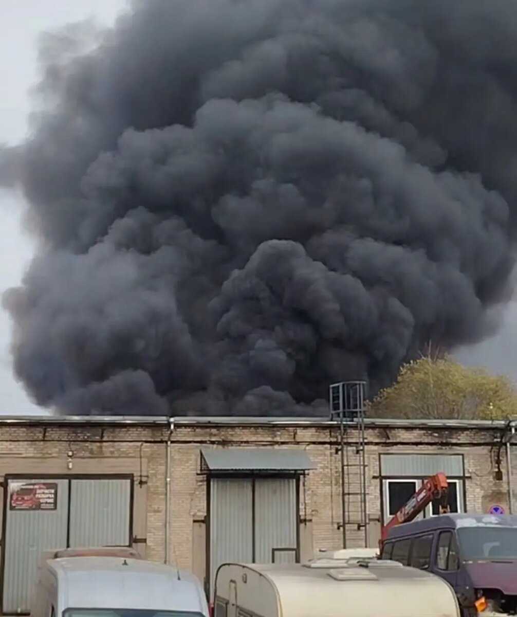    Фото: стоп-кадр видео в телеграм-канале «Мегаполис | ДТП и ЧП | Санкт-Петербург | Питер».