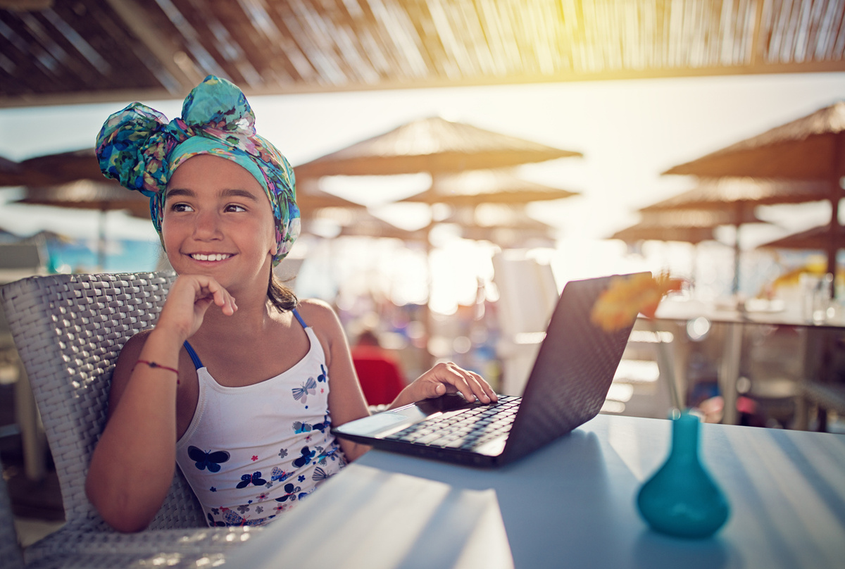 Мы взяли детей, ноутбуки и улетели в Сочи. 