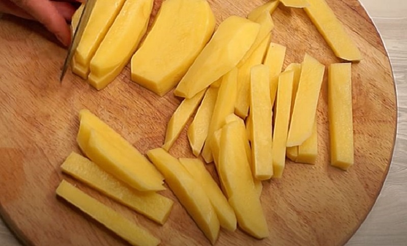 Картошка как во фритюре, но без лишнего жира: как получить идеальную хрустящую корочку в духовке