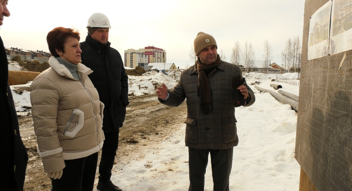 В рамках план-проекта в учреждении появятся кабинеты для проведения мастер-классов, концертный, хореографический и зрительский зал на 400 человек. Комплекс расположится на благоустроенной территории с газонами, пешеходными дорожками, скамейками, автомобильной и велосипедной стоянками. Её площадь – больше 31,5 тысячи квадратных метров.