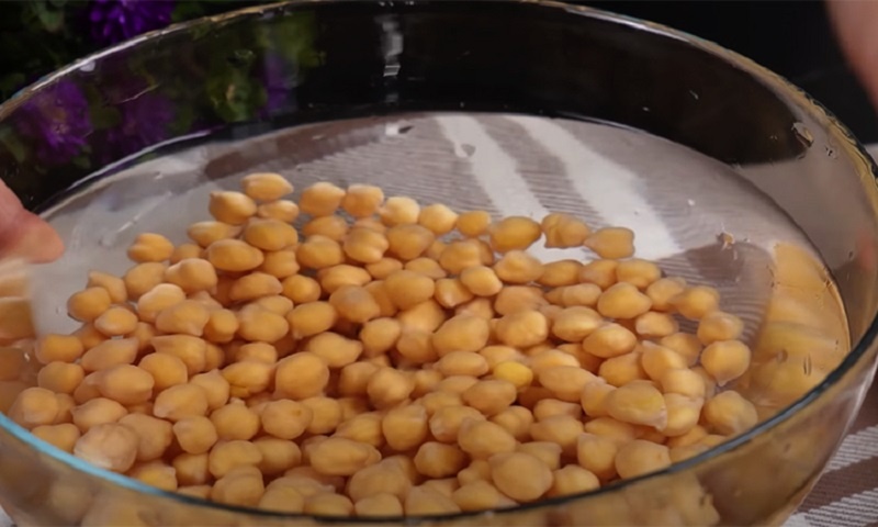 Грибы и нут: насыщенное рагу для уютного ужина без мяса