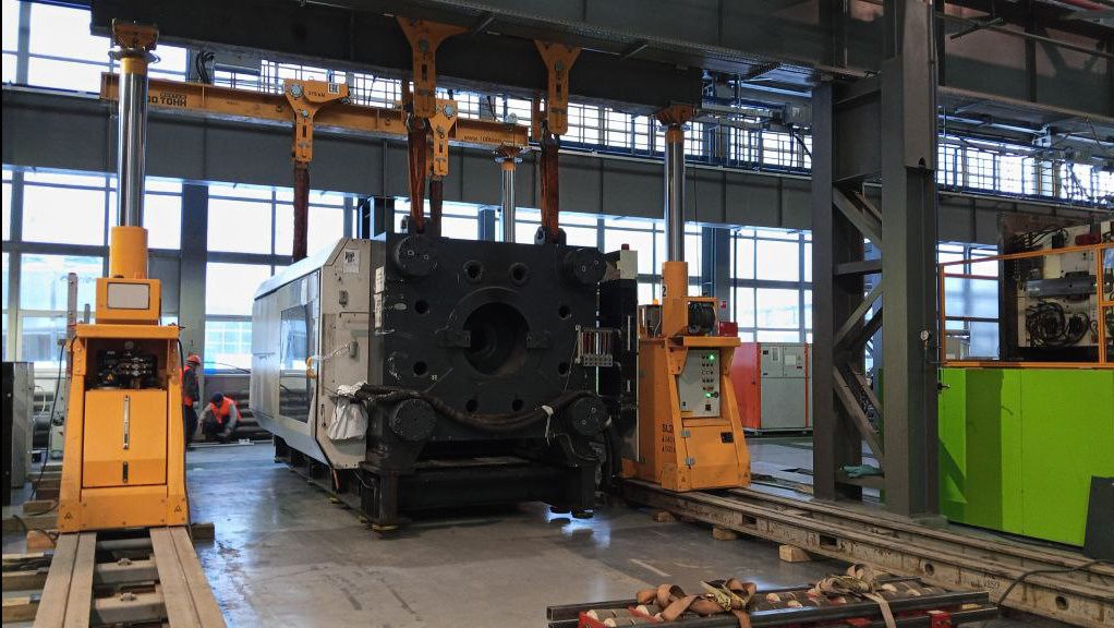 Установка термопластавтомата ТПА Demag в Ижевске