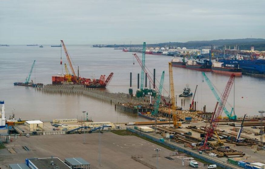    Военкор Александр Сладков высказался об атаках БПЛА на Усть-Лугу и действиях Прибалтики