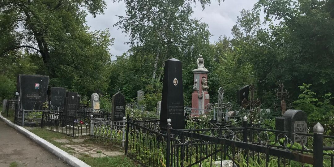 Первый выезд на кладбище после зимы — что нужно сделать
