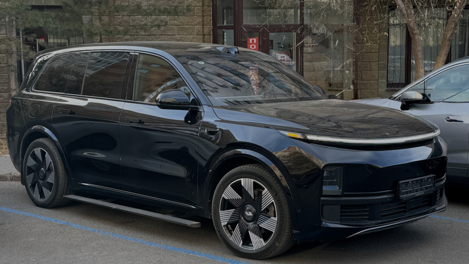 Китайские автомобили в России резко сменили статус: теперь их не только скупают с пробегом, но и облагают налогом на роскошь