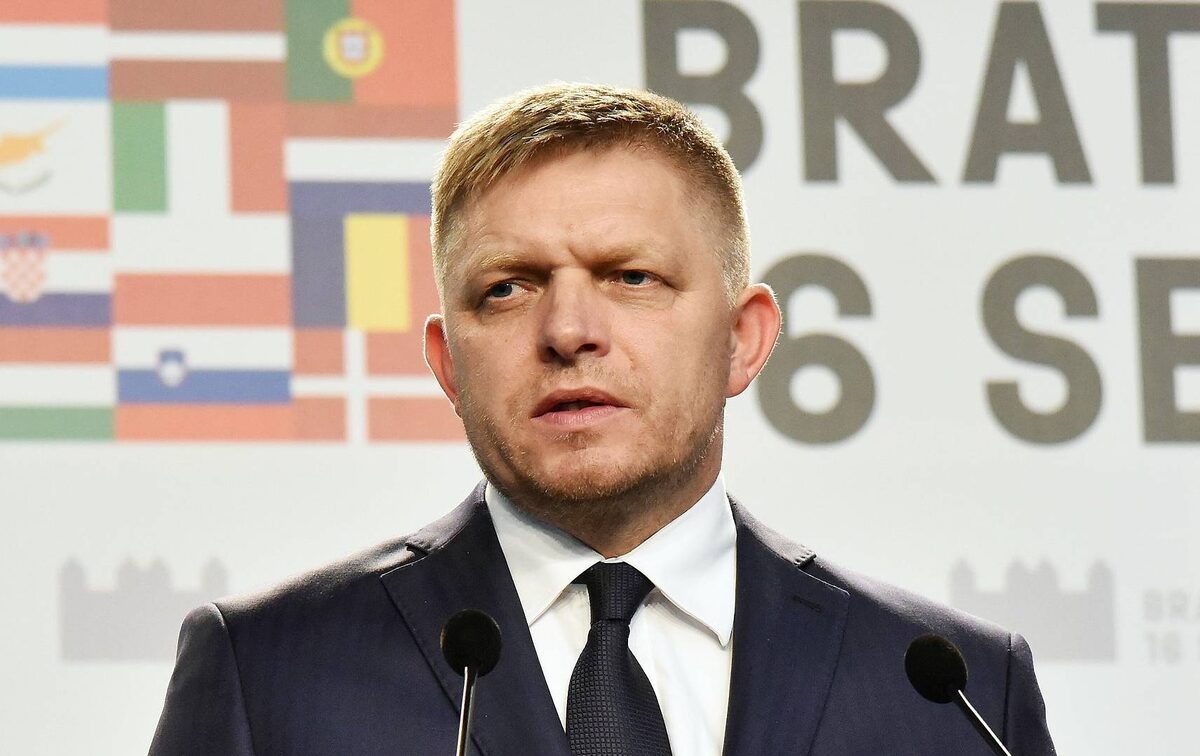     Роберт Фицо   
(cc) EU2016 SK