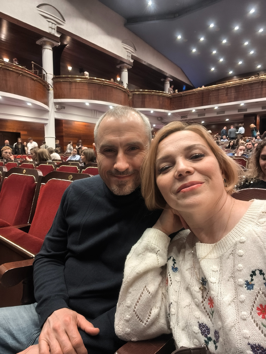 Счастливые часов на театр не жалеют 