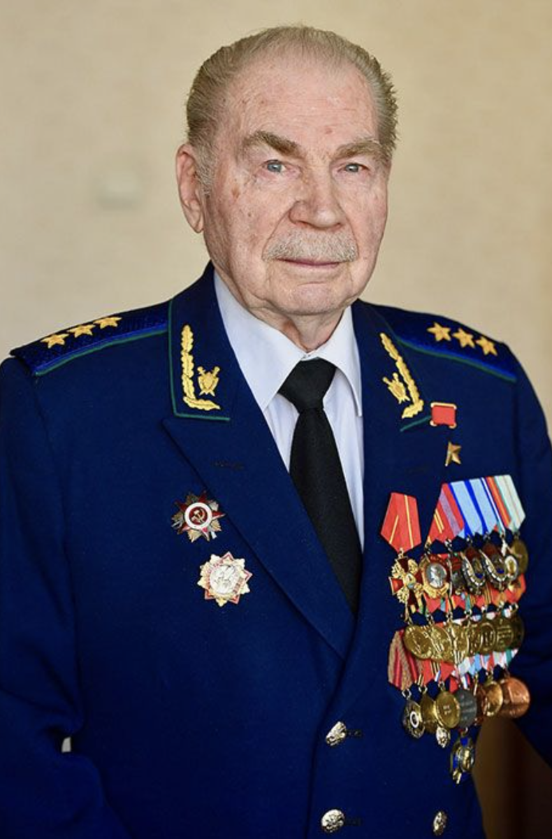 Борис Васильевич Кривцов родился 28 декабря 1922 года - последний из оставшихся в живых Герой Советского Союза, получивший звание за Великую Отечественную войну