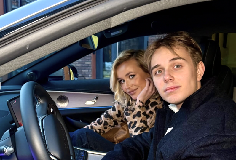 Полина Гагарина подарила 18-летнему сыну автомобиль за 7 млн рублей