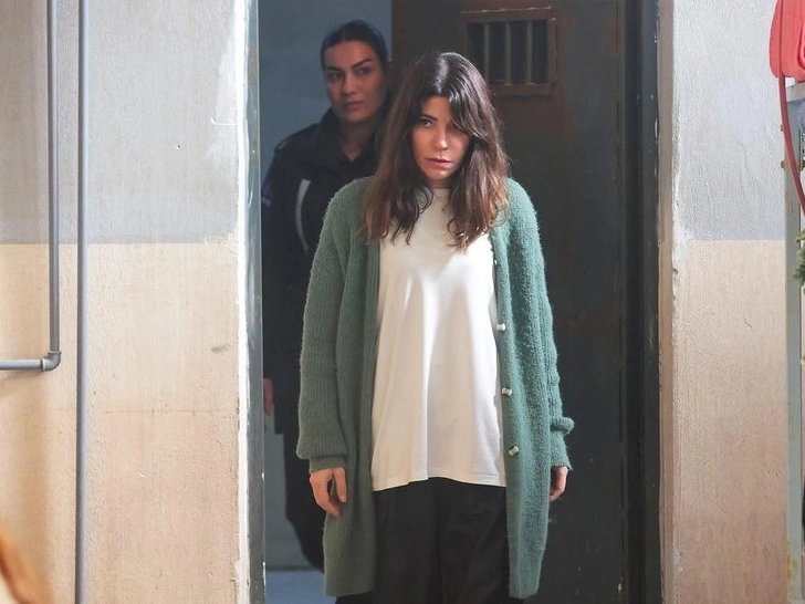 Кадр из сериала «Далекий город»