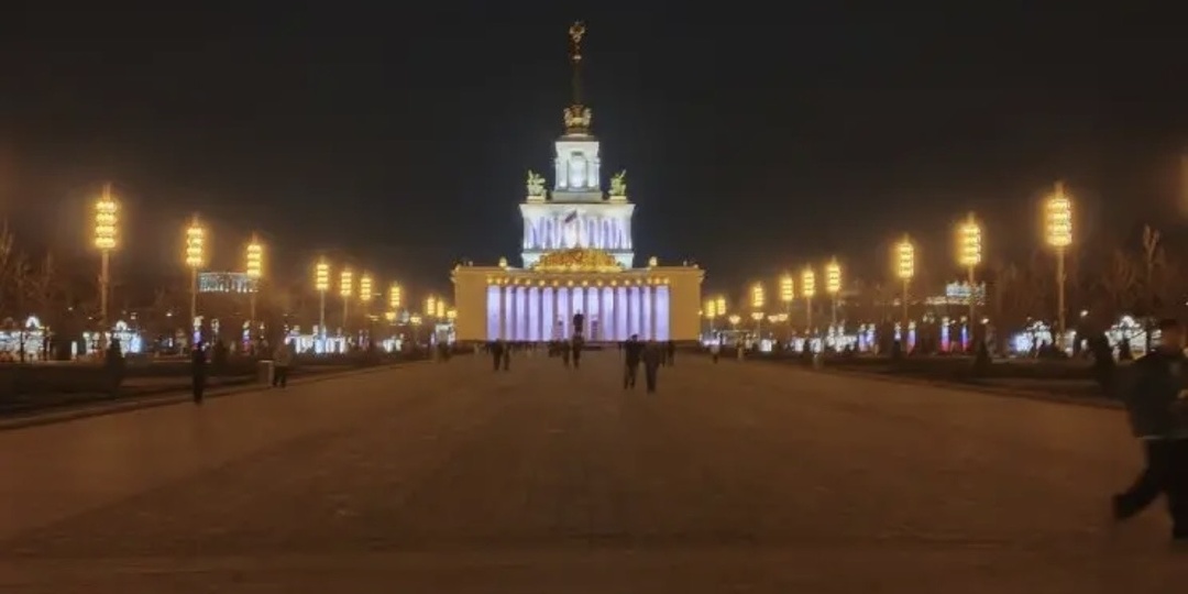 ВДНХ: Выставка Достижений Народного Забора. Почему главная площадь страны практически круглый год выглядит как стройплощадка?
