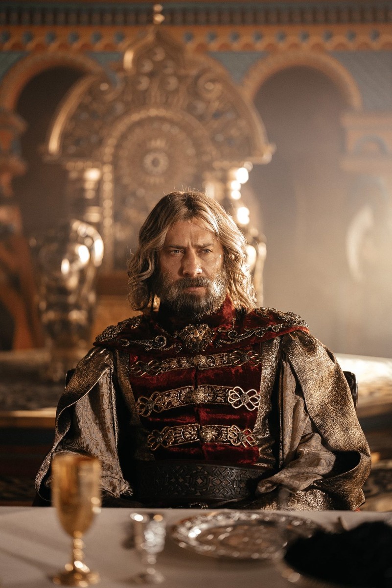 Царь Салтан из экранизации «Сказки о царе Салтане» (2026 г.). Режиссёр — Сарик Андреасян. © Кинокомпания братьев Андреасян.