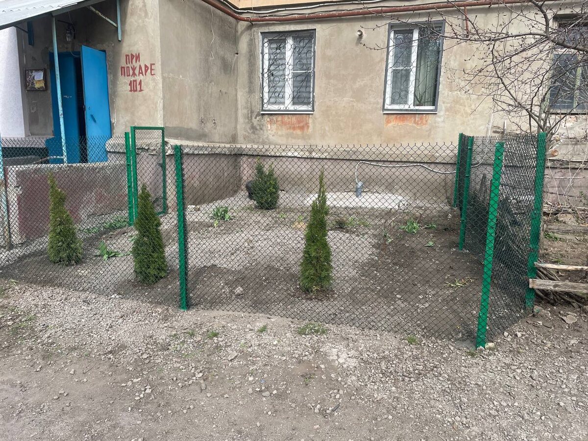 Благоустроили придомовую территорию в Макеевке ДНР