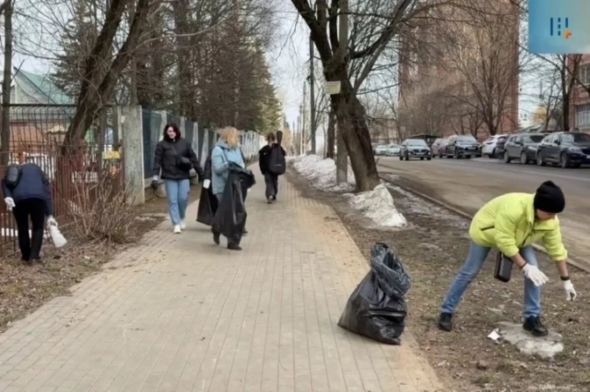    400 калужан стали участниками первого городского субботника